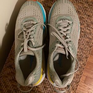 Grey Hokas!